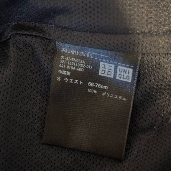 Men’s Black Uniqlo Shorts - Picture 3 of 3